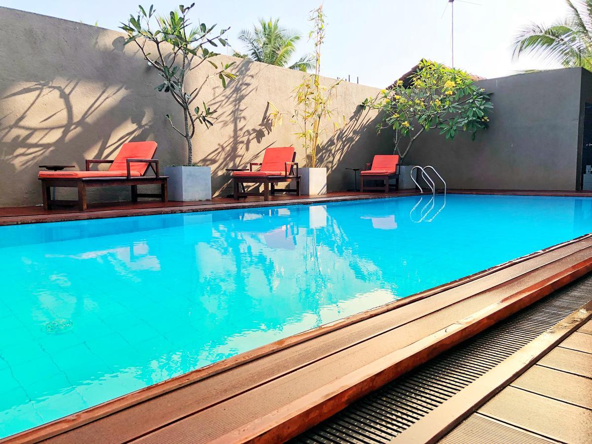 Hotel Waves By Tranquil Negombo Exterior foto