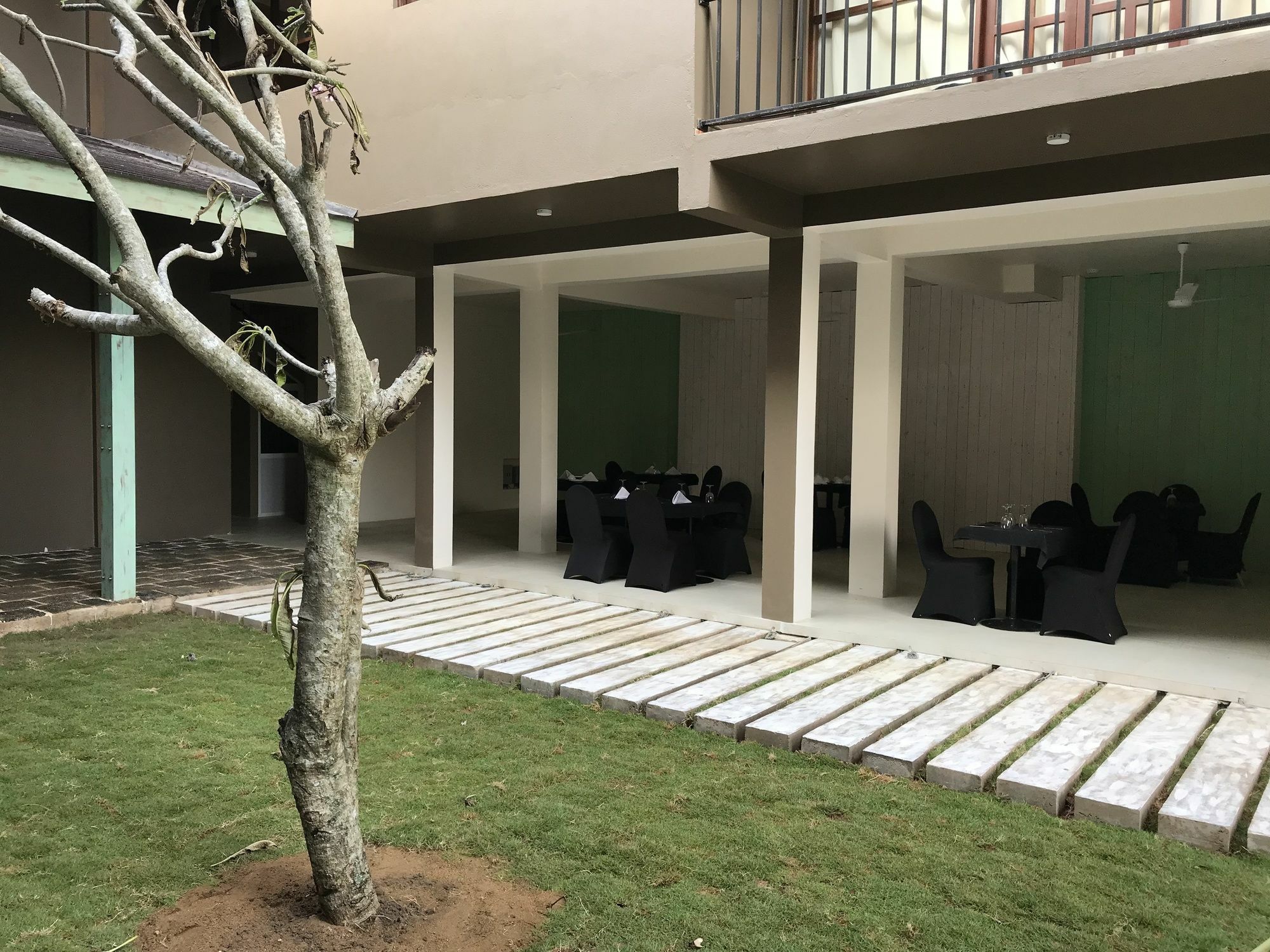 Hotel Waves By Tranquil Negombo Exterior foto