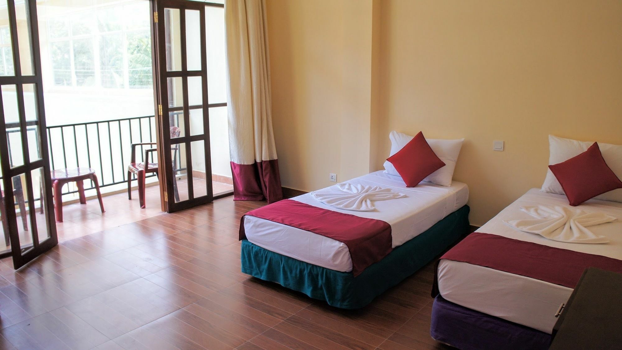 Hotel Waves By Tranquil Negombo Exterior foto